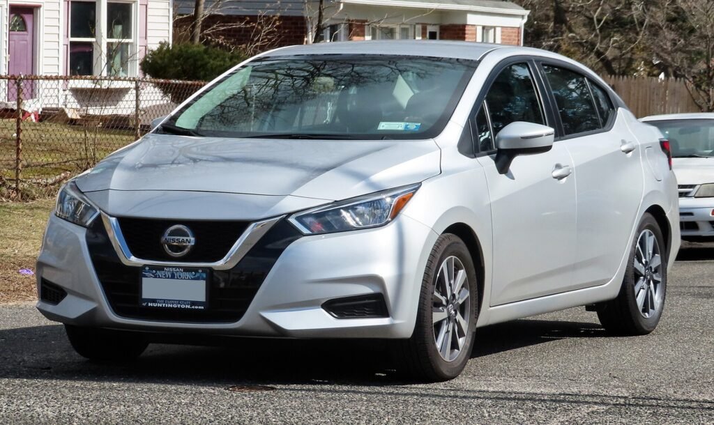 Nissan Versa o similar