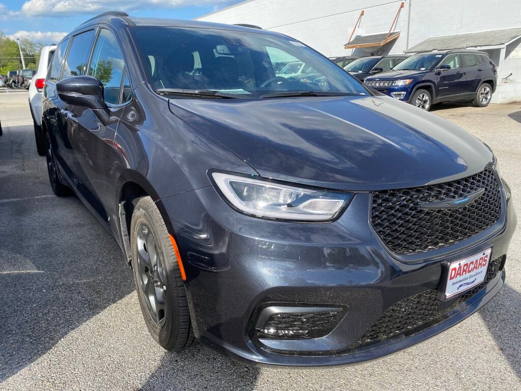Chrysler Pacifica o similar